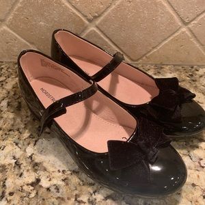 Nordstrom girls dress shoes size 5